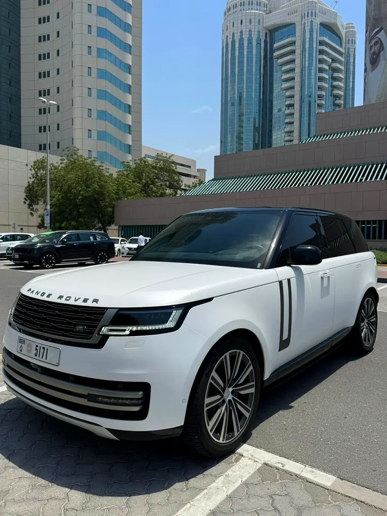 Land Rover Range Rover 2024 — photo 1 of 6