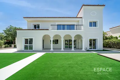 Backing Park | Rare Fully Upgraded | End Unit