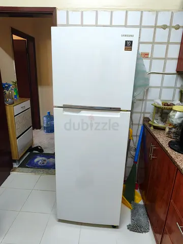 Samsung Top Freezer Refrigerator - White, Good Condition
