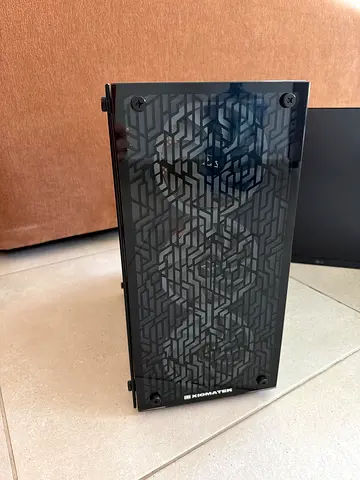 Mid-tower PC Case with Tempered Glass Side Panel