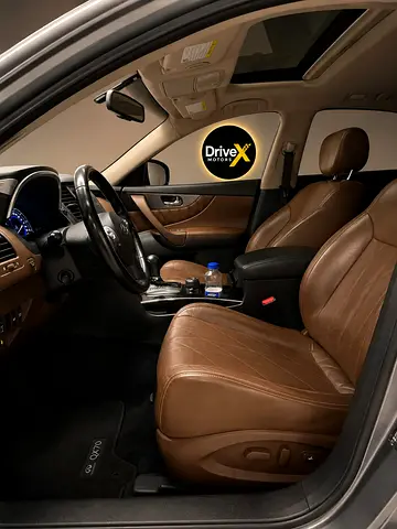 2016 Infiniti QX70 — фото 10