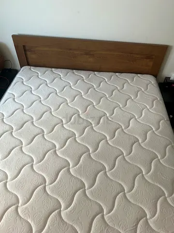 Bed and mattress