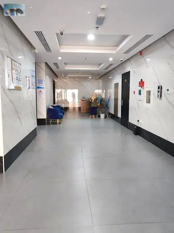 شقه غرفه وصاله للايجار السنوي في قرية  الاميره  بعجمان  ايجار بالفرش دفعات علي 6 شيكات بدون دفع تامين