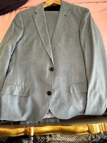 Light grey Hugo Boss mens suit single-breasted, good condition