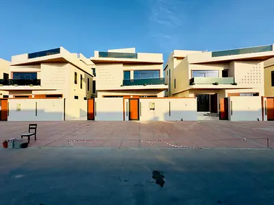 🏡 فيلا للبيع – الزاهية، عجمان | 5 غرف نوم ماستر، 3 صالات، مجلس، غرفة خادمة، جاكوزي، سطح وشواء، 5 مواقف خاصة | موقع مميز مقابل أزهى مول