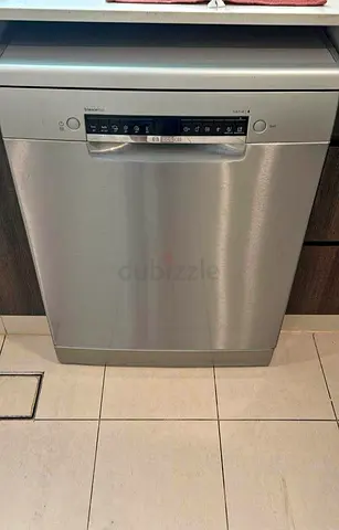 Bosch series 4 dishwasher 3 rack  with Wi-Fi like new condition 👌