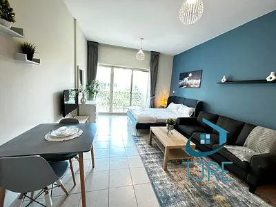 Cozy| Prime Location |Upgraded | Bright & Spacious
