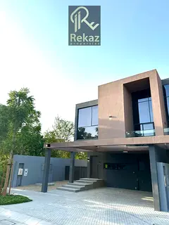 HOT DEAL_SINGEL ROW_CORNER UNIT_MORTGAGE AVAILABL!