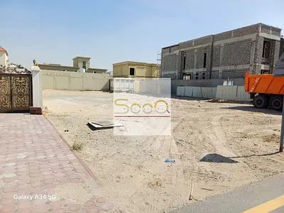 أرض للبيع في منطقة مزيرعة ب، متاحة لجميع الجنسيات العربية.