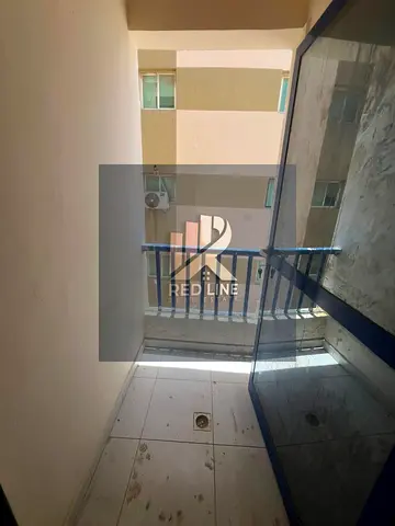 غرفة وصالة في البوطينة، مناسبة للعزاب، بمطبخ ممتاز ومساحة واسعة بسعر مميز.