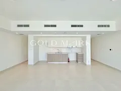 Middle Kitchen | Available Now | Spacious