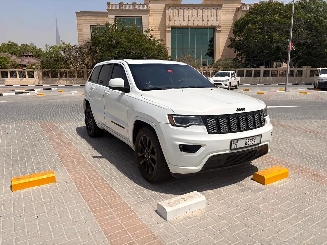 Jeep Grand Cherokee 2020 — photo 1 of 14