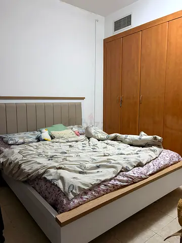 Queen Size Bed Frame with Headboard 160 * 200cm