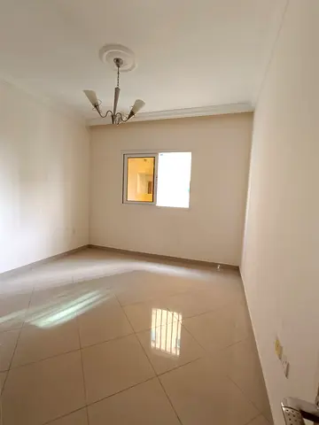 غرفة وصالة - مميزة للإيجار 🏡 📍 التعاون - الشارقة