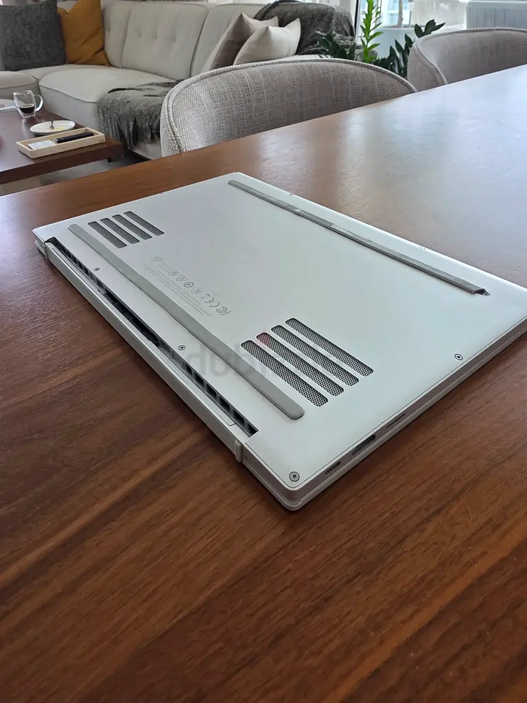Razer Book 13458424256645703683