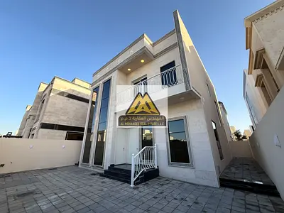 موقع مميز | أول ساكن | تشطيب فاخر | تكييف مركزي | 3 غرف ماستر | خزائن مدمجة | مطبخ رئيسي | غرفة خادمة ماستر | مساحات مريحة | قريب من شارع الشيخ محمد