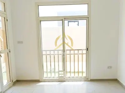 Single Row | 2BR Townhouse | Vacant