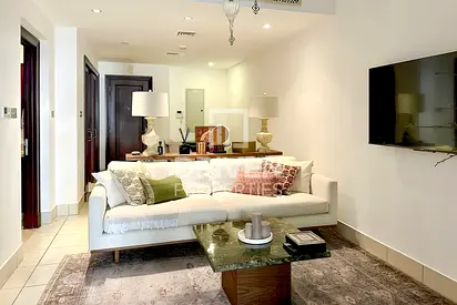 Available 6 Cheques | Boulevard View | Great Deal