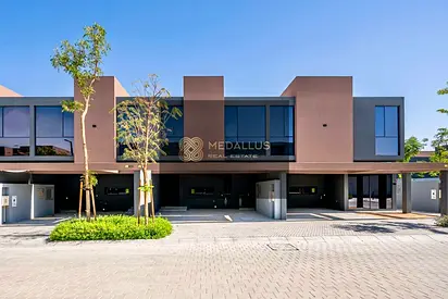 Ready 2BR Townhouse in Sendian Masaar | AED 1.69M | Private Garden | Smart Home | Forest Living