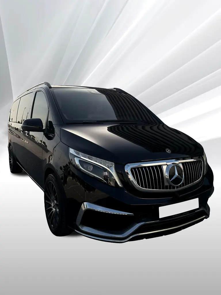 Mercedes-Benz V-Class 2022 — photo 1 of 6