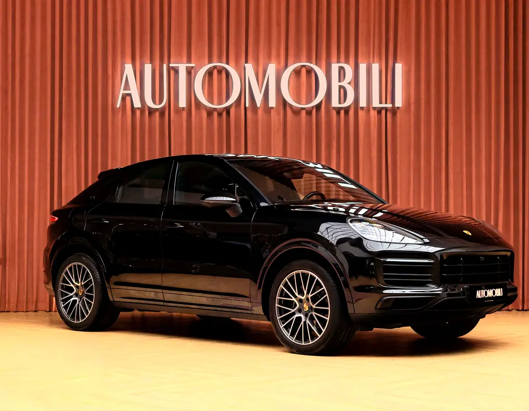 Porsche Cayenne 2022 — photo 1 of 20