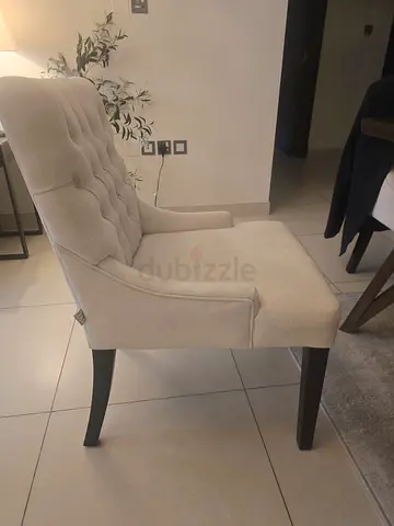 6 seater dinning table with chairs