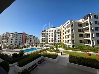 Motivated Seller| Vacant| Furnished+Upgraded