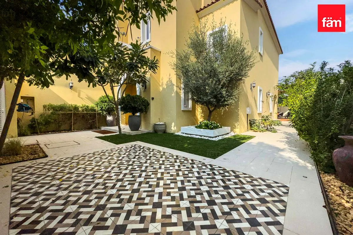Extended & Upgraded Garden L Family House
