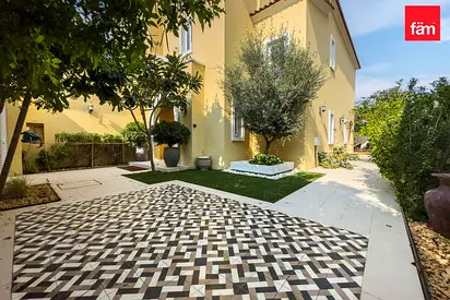 Extended & Upgraded Garden L Family House