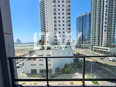 Stylish Sea-Facing Apartment in The Bridges