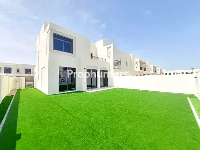 Corner Unit |Vacant |Motivated Seller| Near Pool and Park