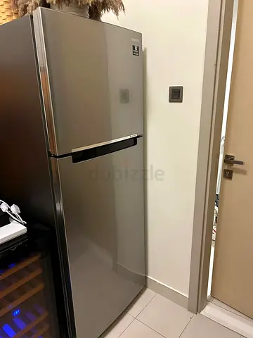 Samsung Top Freezer Refrigerator - 2-Door, Stainless Steel, Good Condition