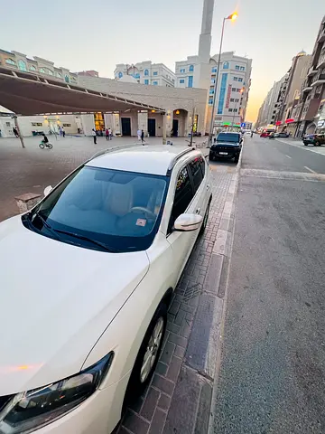 Nissan X-Trail 2016 SL | GCC Specs | Panoramic Roof | Excellent Condition