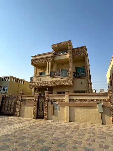 للايجار فيلا في الياسمين عجمان 4 غرف نوم ومجلس وصالة مع غرفة خادمة ومطبخ واسع