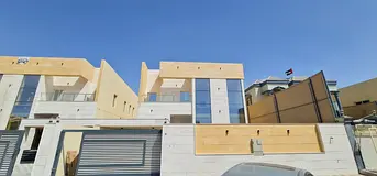 Modern design, 5000 sq ft plot, two back kitchens, five rooms and two salons, maid's room, exter
