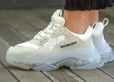 BALENCIAGA snickers. Size 38. Like new
