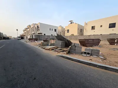أرض للبيع في الحليو 1 بموقع مميز جداً على شارع وسكة، مساحة 280 متر مربع، شامل جميع الرسوم