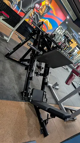 PLATE LOADED LINEAR LEG PRESS