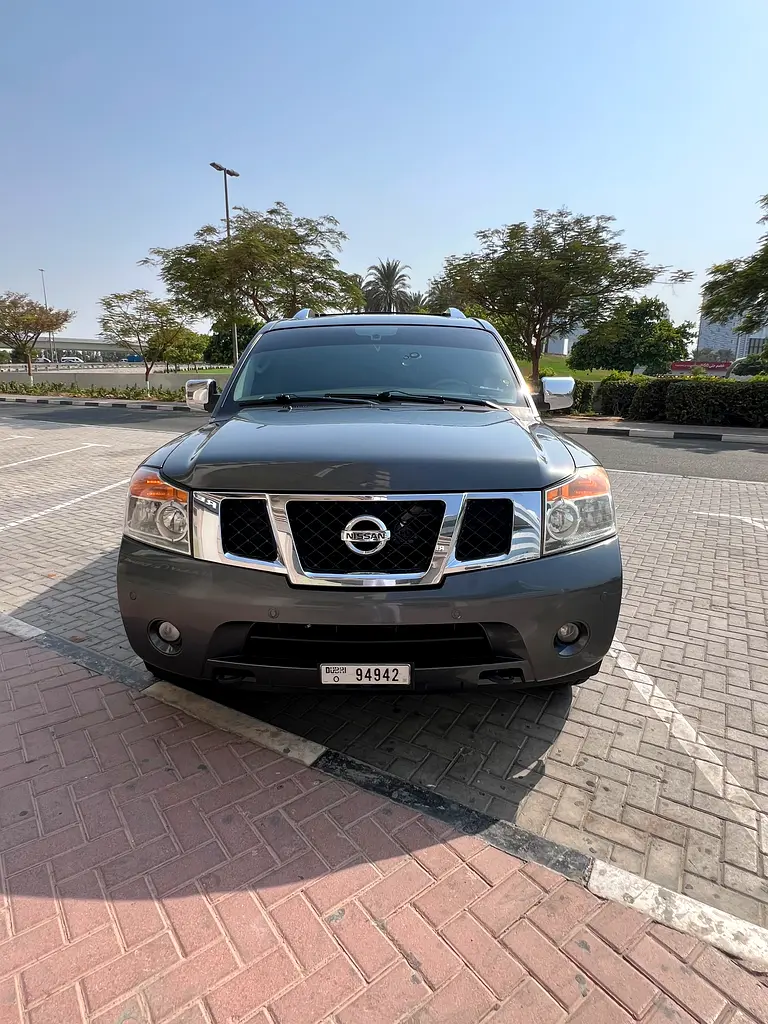 Nissan Armada 2011 — photo 1 of 12