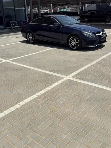 2015 Mercedes-BENZ E-CLASS photo 9