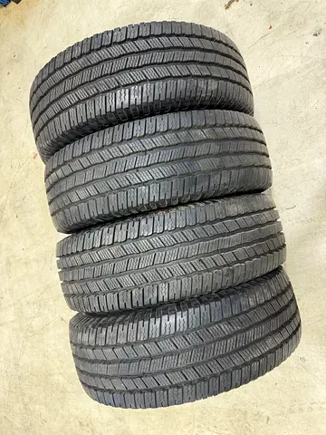 4x 285/70/17 Michelin XLT 2024