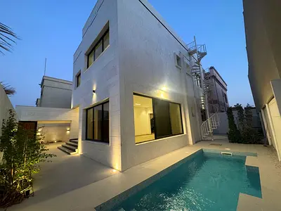 🏊‍♂️ فيلا للبيع بالروضة 1 مع مسبح | 5 غرف ماستر + مجلس + صالتين + غرفة خادمة | 2,200,000 قابل للتفاوض