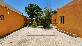 Fully renovated single-story villa for sale in a convenient location in Umm Al Quwain.