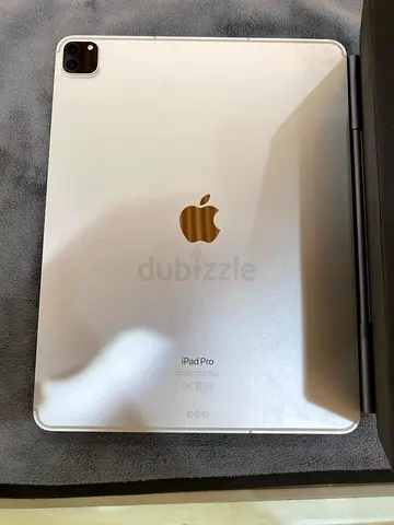 iPad Pro 6th generation 128gb 12.9 inch with magic keyboard