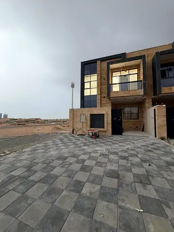 Townhouse in Al-Haliu 2 for rent, 5 rooms, living room, majlis, kitchen, maid's room, first occupancy