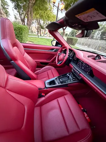 2023 Porsche 911 — миниатюра 19