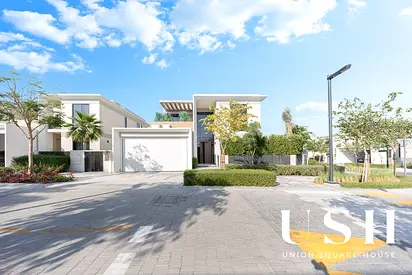 Vacant | Upgraded | Pool and Landscaped | Corner | Internal