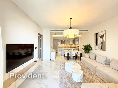 1BR+Study | Luxurious Furnished | Spacious Layout