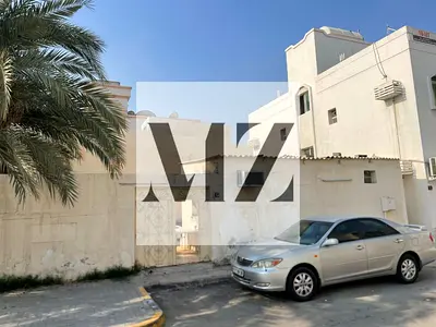 For sale: A distinctive traditional Arabic house in the Maysaloon area, ideally located on a corner lot with access to two streets. Close to all ameni