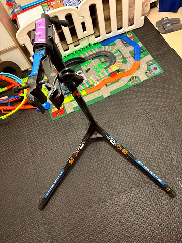 Bike repair stand